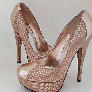 Bebe Pamelia Rose Gold Metallic Pumps
NWOB